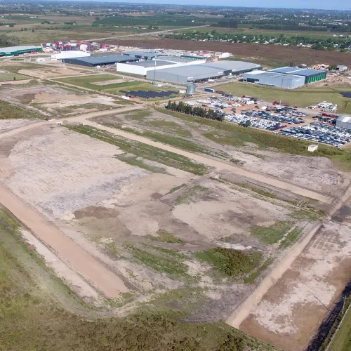 Vista áerea general de nueva zona a lotear en Parque Industrial Ruta 5